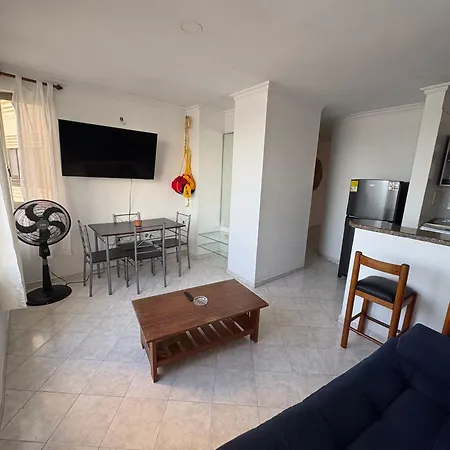 Comodo Apto Frente Al Mar Apartamento